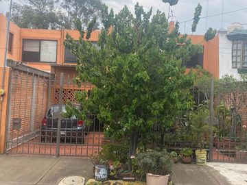 SE VENDE CASA EN SANTA CECILIA, COYOACAN.