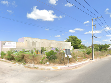 Terreno en renta sobre el Anillo de Periférico en Mérida Yucatán.