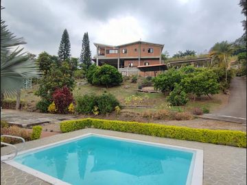 Casa Campestre De Lujo En Dapa Con Vista A Cali Y Venta A Puerta Cerrada