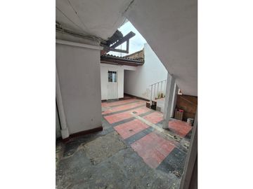 CASA EN VENTA, DELICIAS, EXCELENTE UBICACION