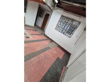 CASA EN VENTA, DELICIAS, EXCELENTE UBICACION