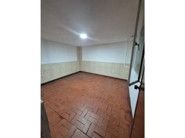 CASA EN VENTA, DELICIAS, EXCELENTE UBICACION