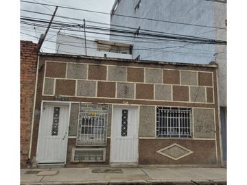 CASA EN VENTA, DELICIAS, EXCELENTE UBICACION