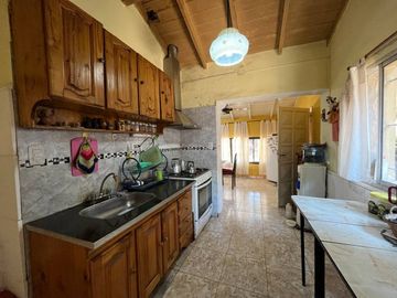 Casa 3 ambs. con cochera. Parque. NUEVO VALOR!!!!!
