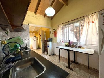 Casa 3 ambs. con cochera. Parque. NUEVO VALOR!!!!!