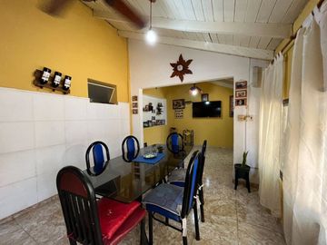 Casa 3 ambs. con cochera. Parque. NUEVO VALOR!!!!!