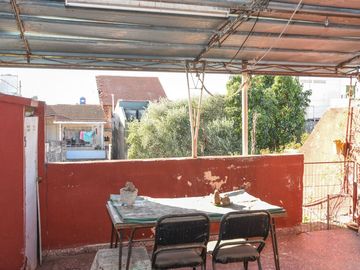 Venta 2 Casas con Local Oportunidad en Avellaneda
