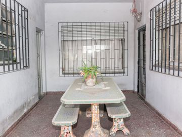 Venta 2 Casas con Local Oportunidad en Avellaneda