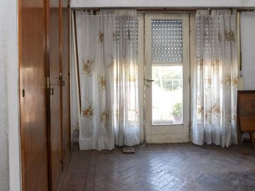 Venta 2 Casas con Local Oportunidad en Avellaneda