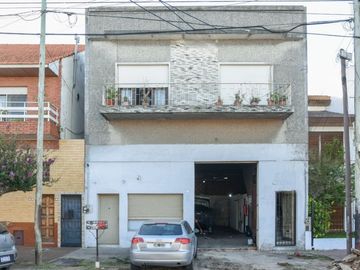 Venta 2 Casas con Local Oportunidad en Avellaneda