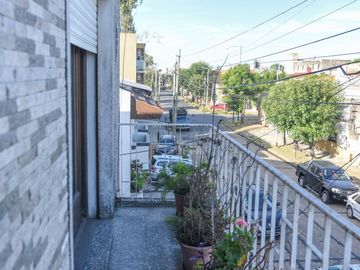 Venta 2 Casas con Local Oportunidad en Avellaneda