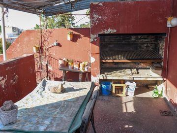 Venta 2 Casas con Local Oportunidad en Avellaneda