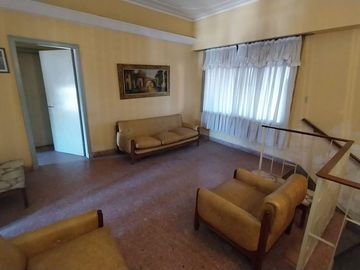 Venta 2 Casas con Local Oportunidad en Avellaneda