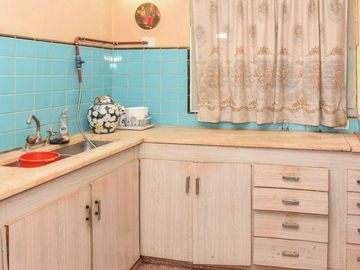 Venta 2 Casas con Local Oportunidad en Avellaneda