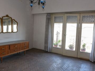 Venta 2 Casas con Local Oportunidad en Avellaneda