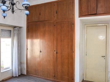 Venta 2 Casas con Local Oportunidad en Avellaneda
