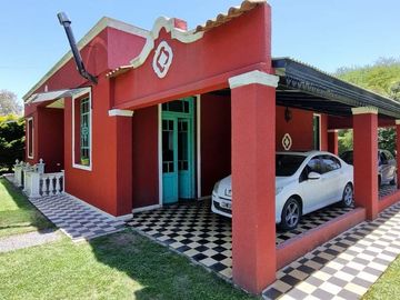 VENTA CASA PILETA QUINCHO GARAGE EN GRAL LAS HERAS