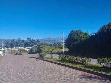 Valle de los Chillos,San Rafael Terreno 670 m2 Urb.Navarra II