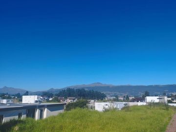 Valle de los Chillos,San Rafael Terreno 670 m2 Urb.Navarra II