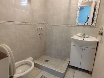 CASA TRES AMBIENTES VENTA LONGCHAMPS  CON PARQUE