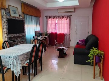 CASA TRES AMBIENTES VENTA LONGCHAMPS  CON PARQUE