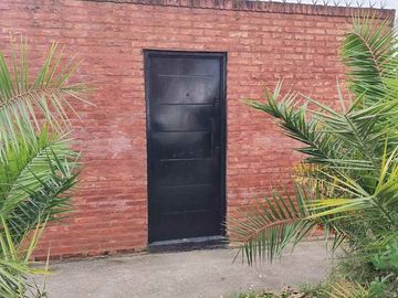 CASA TRES AMBIENTES VENTA LONGCHAMPS  CON PARQUE