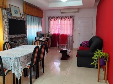 CASA TRES AMBIENTES VENTA LONGCHAMPS  CON PARQUE