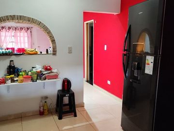 CASA TRES AMBIENTES VENTA LONGCHAMPS  CON PARQUE