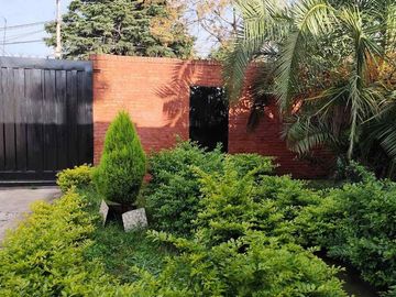 CASA TRES AMBIENTES VENTA LONGCHAMPS  CON PARQUE