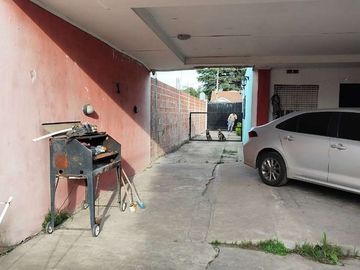 CASA TRES AMBIENTES VENTA LONGCHAMPS  CON PARQUE