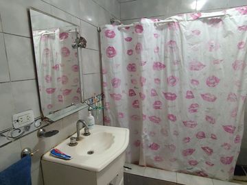 CASA TRES AMBIENTES VENTA LONGCHAMPS  CON PARQUE