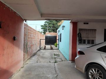 CASA TRES AMBIENTES VENTA LONGCHAMPS  CON PARQUE