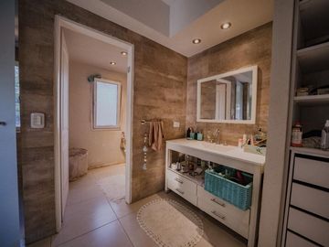 VENTA CASA 5 AMBIENTES-PILAR-PERMUTA