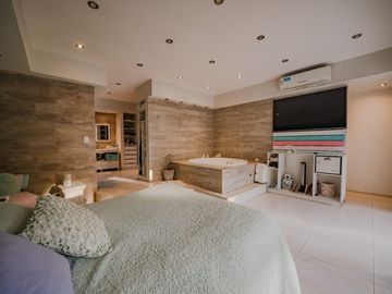 VENTA CASA 5 AMBIENTES-PILAR-PERMUTA