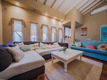 VENTA CASA 5 AMBIENTES-PILAR-PERMUTA