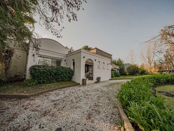 VENTA CASA 5 AMBIENTES-PILAR-PERMUTA