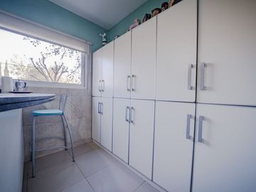 VENTA CASA 5 AMBIENTES-PILAR-PERMUTA