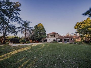 VENTA CASA 5 AMBIENTES-PILAR-PERMUTA
