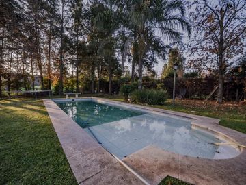 VENTA CASA 5 AMBIENTES-PILAR-PERMUTA