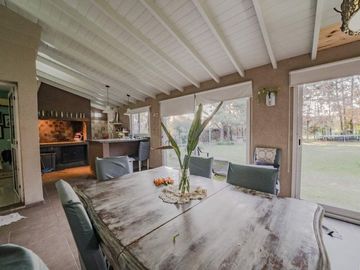 VENTA CASA 5 AMBIENTES-PILAR-PERMUTA