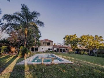 VENTA CASA 5 AMBIENTES-PILAR-PERMUTA