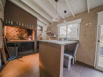 VENTA CASA 5 AMBIENTES-PILAR-PERMUTA
