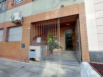 VENTA 2 AMB C/PATIO en CABALLITO