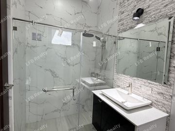 Duplex Unit in Vermont Park Executive Village Antipolo For Sale