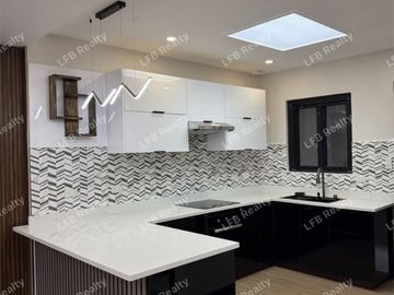 Duplex Unit in Vermont Park Executive Village Antipolo For Sale