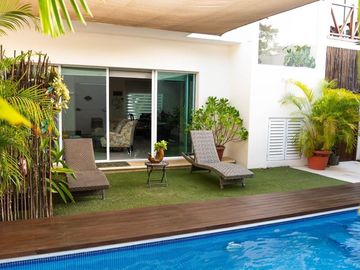 CASA EN VENTA POR AV COLEGIOS
