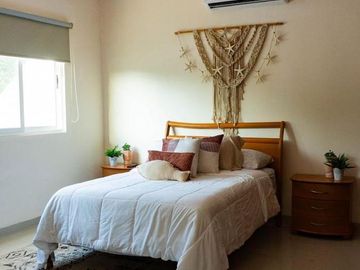 CASA EN VENTA POR AV COLEGIOS