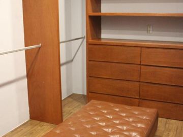 CASA EN VENTA POR AV COLEGIOS