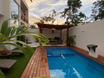 CASA EN VENTA POR AV COLEGIOS
