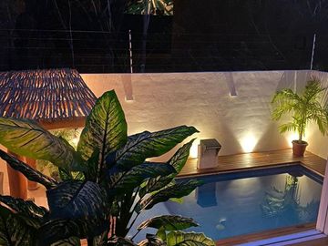 CASA EN VENTA POR AV COLEGIOS